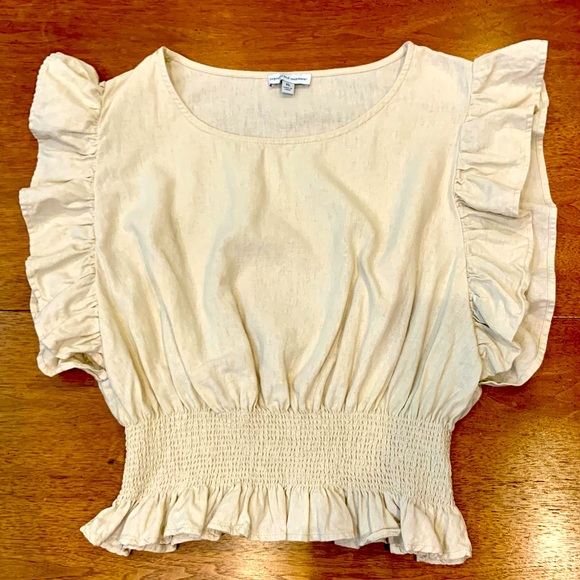 Cupcakes and Cashmere beige linen blend flutter sleeve top with smocked waist - Picture 2 of 7